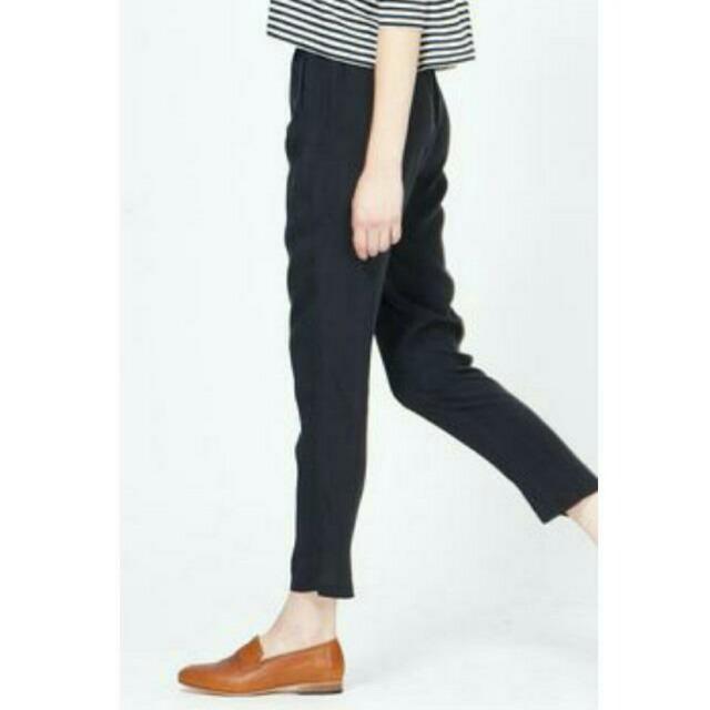 navy capri pants