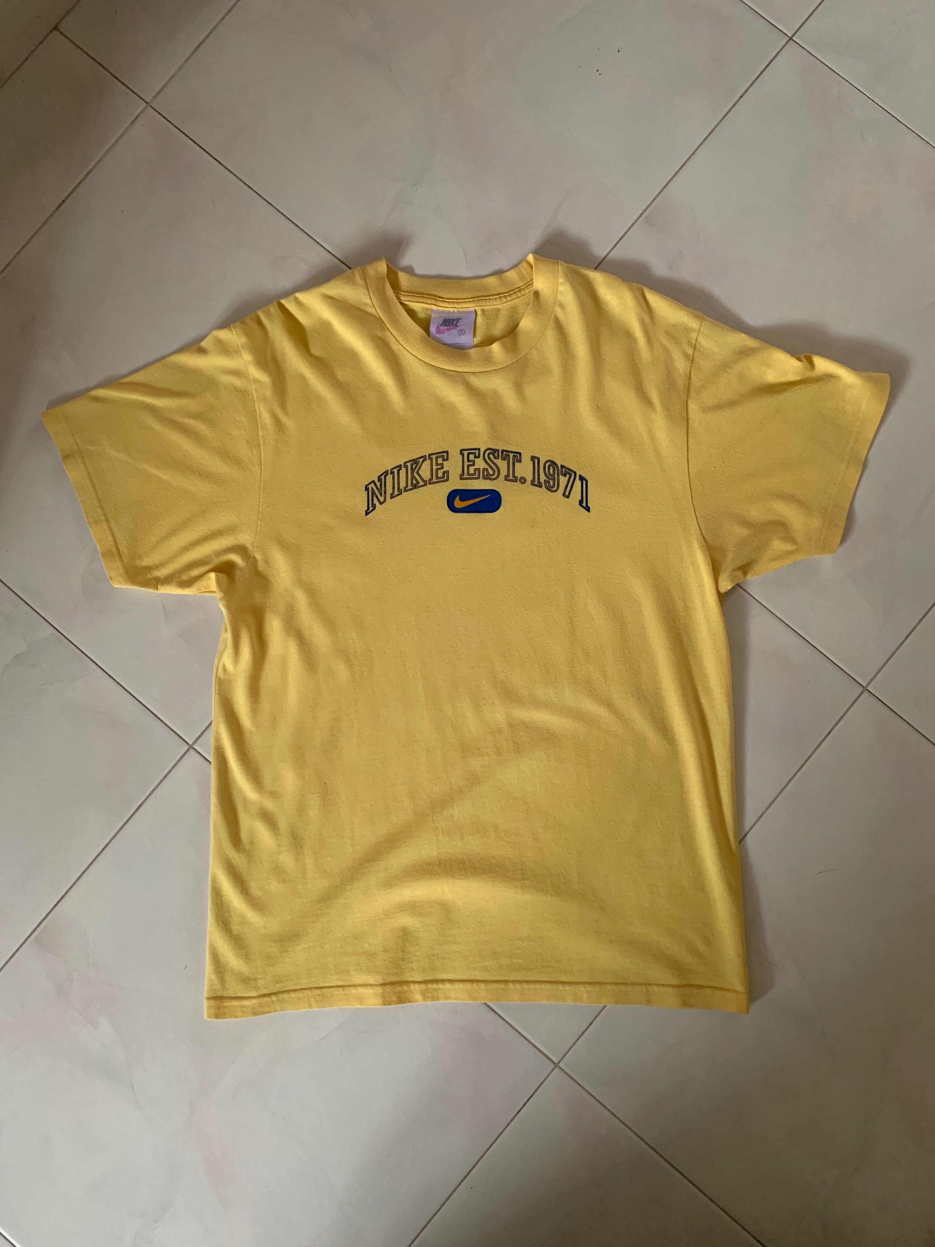 Vintage Nike tshirt, Men's Fashion, Tops & Sets, Tshirts & Polo Shirts