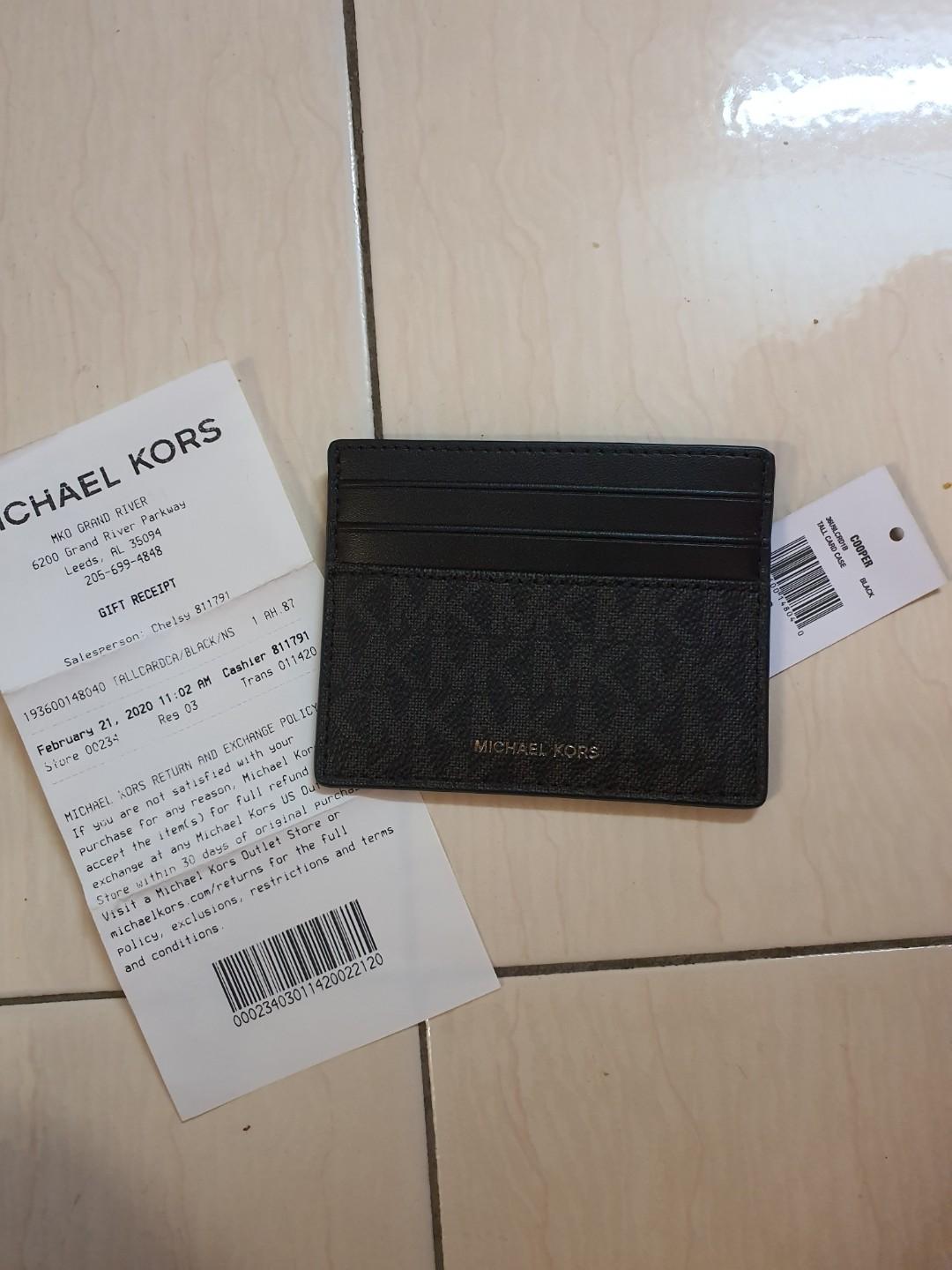 ?️Authentic Michael Kors Signature Card Holder, Luxury, Bags & Wallets on  Carousell