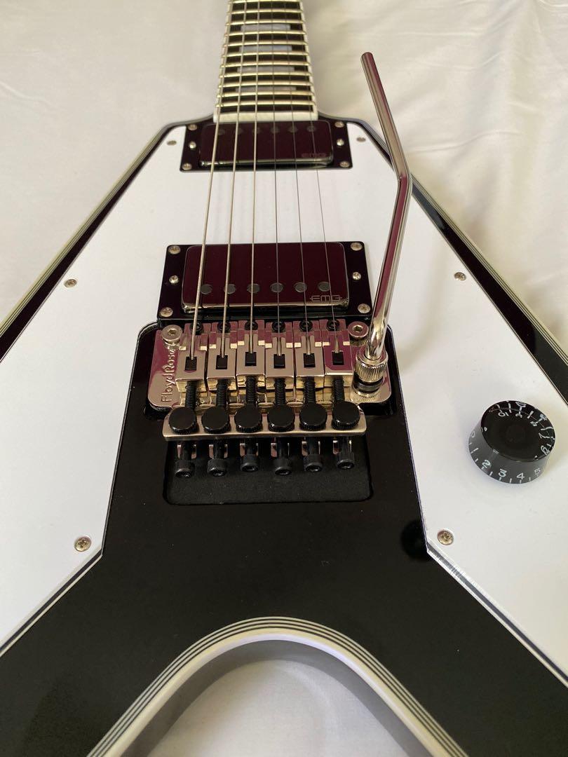 Epiphone Limited Edition Richie Faulkner Flying V Custom Outfit