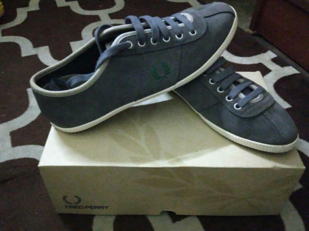 Fred Perry Shoe (Category: Cap & Hats) located in Bandar Baru Serting. Submitted by habib_akmal (Listing ID 1011887813, Image 1). Description: condition 9.9/10 size 8uk.