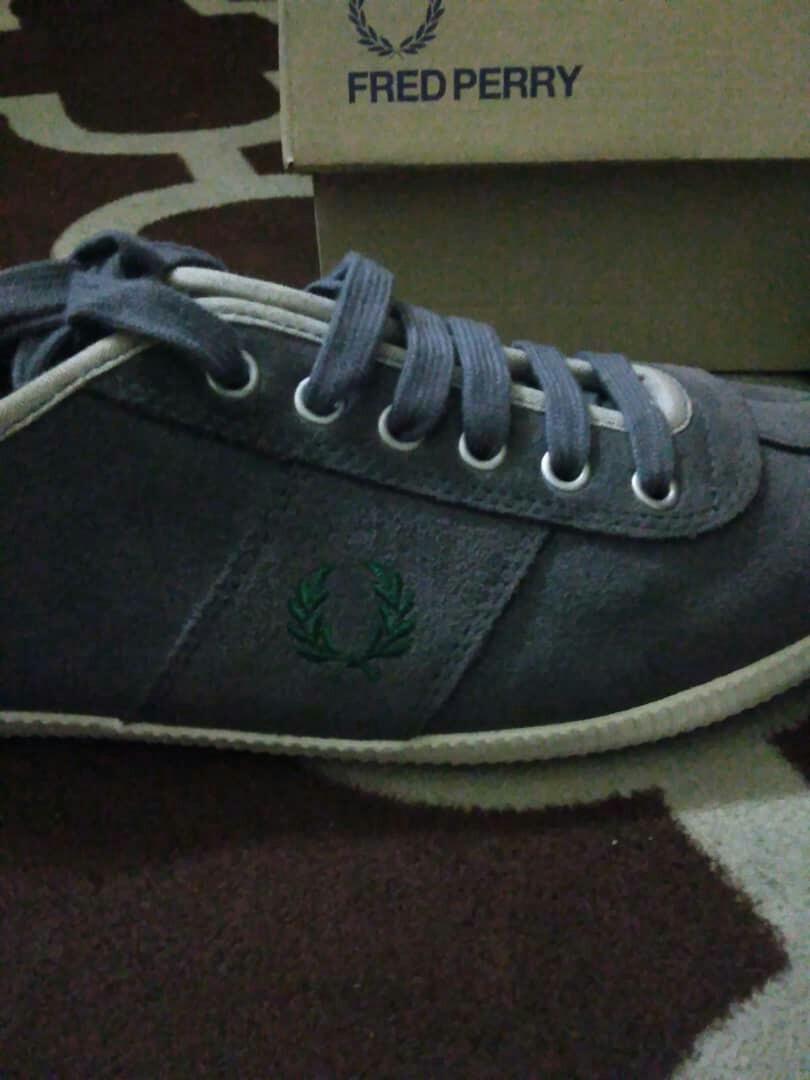 Fred Perry Shoe (Category: Cap & Hats) located in Bandar Baru Serting. Submitted by habib_akmal (Listing ID 1011887813, Image 2). Description: condition 9.9/10 size 8uk.