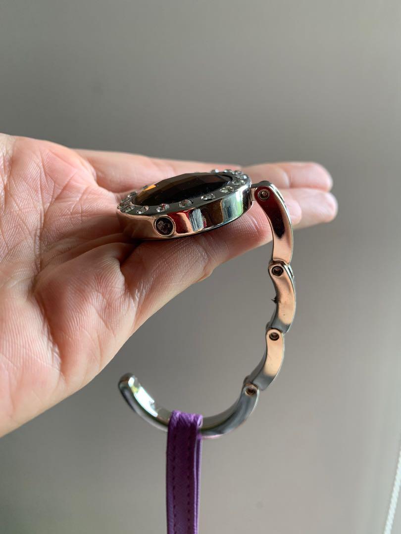 Handbag Table Hook (Category: Accessory holder, box & organisers) located in Petaling Jaya. Submitted by totalnic (Listing ID 1011759124, Image 3). Description: Pretty handbag table hook that is still in its original package. COD for Ara Damansara and Mutiara Damansara areas. .