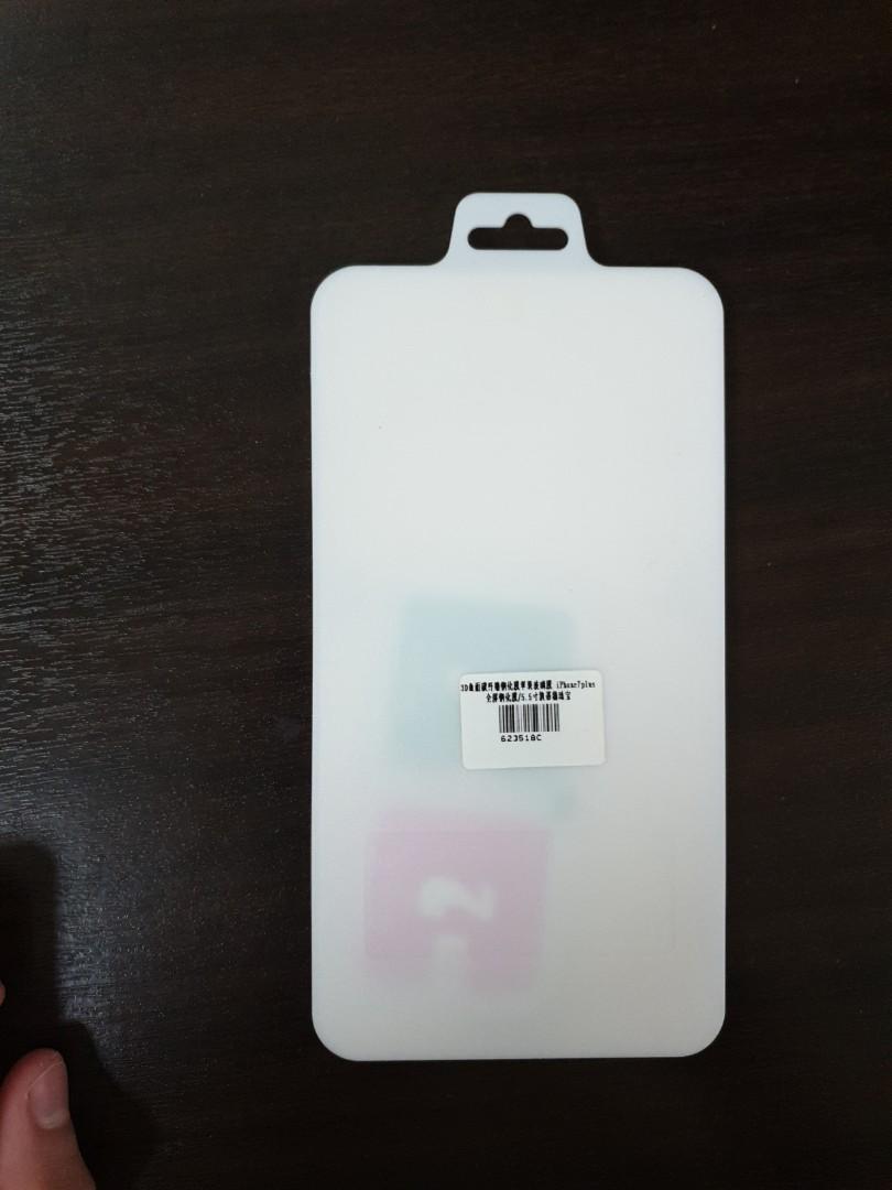 Iphone 7 Plus Casing (Category: Cases & Sleeves) located in Singapore. Submitted by josefthetigerandthefish (Listing ID 1011801050, Image 2). Description: Selling cus no need..