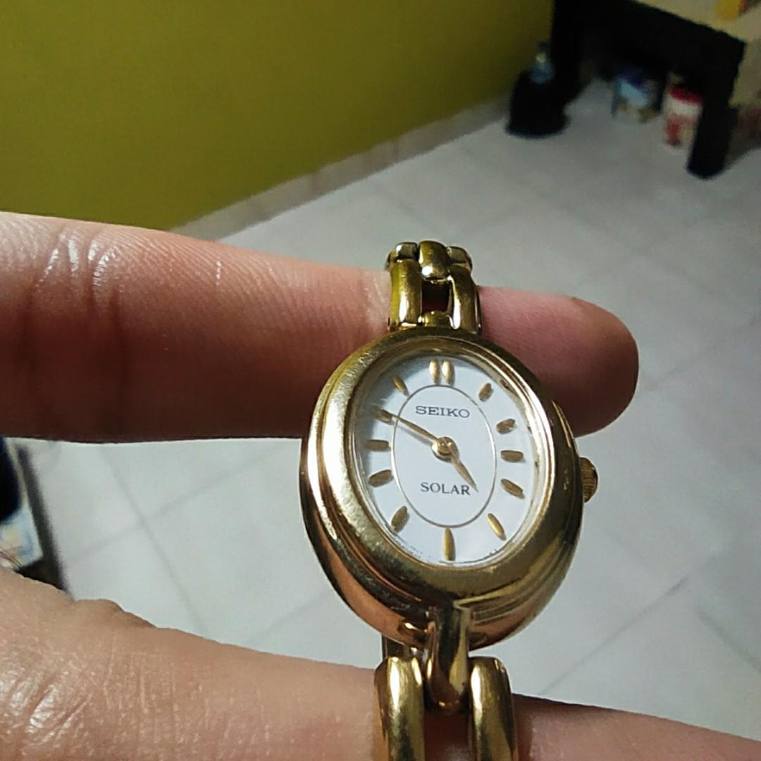 Seiko discount solar v110