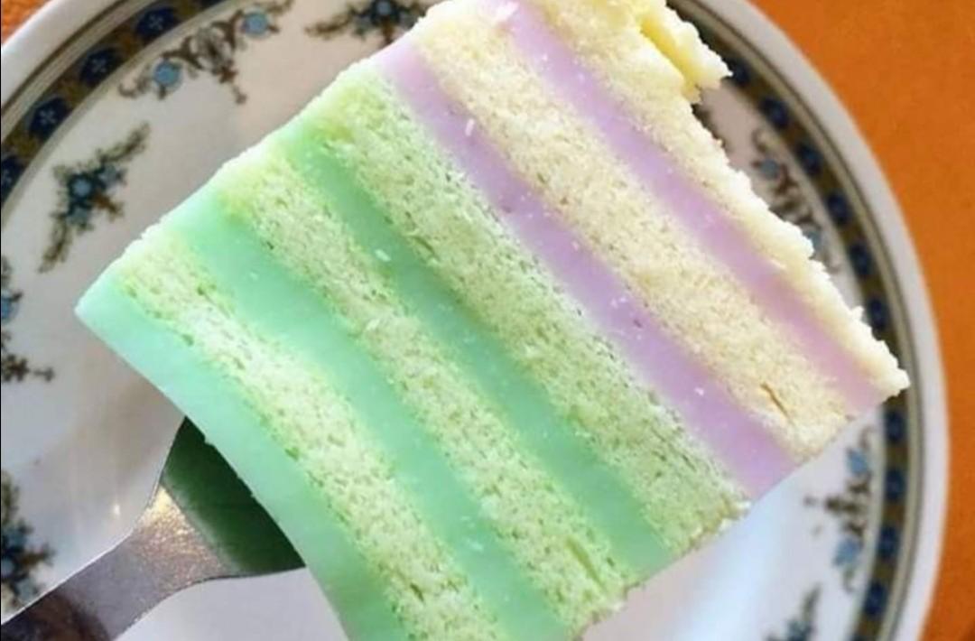 Klang Famous Pandan Layer Cake Food Drinks Local Delights Halal Snacks Desserts On Carousell