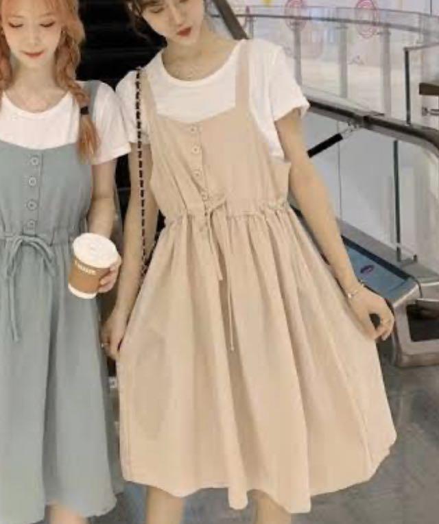 old fashioned pinafore dress