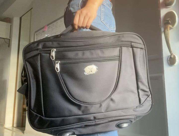 Laptop Bag (Category: Sling Bags) located in Singapore. Submitted by the2ndhandbook (Listing ID 1011806708, Image 1). Description: Sturdy material. Large compartment with ample storage space. Stylish and functional! .