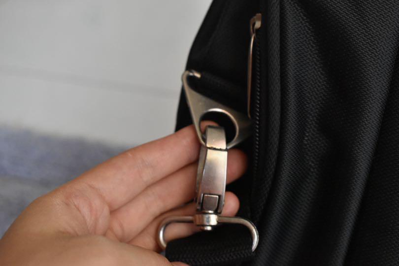 Laptop Bag (Category: Sling Bags) located in Singapore. Submitted by the2ndhandbook (Listing ID 1011806708, Image 5). Description: Sturdy material. Large compartment with ample storage space. Stylish and functional! .