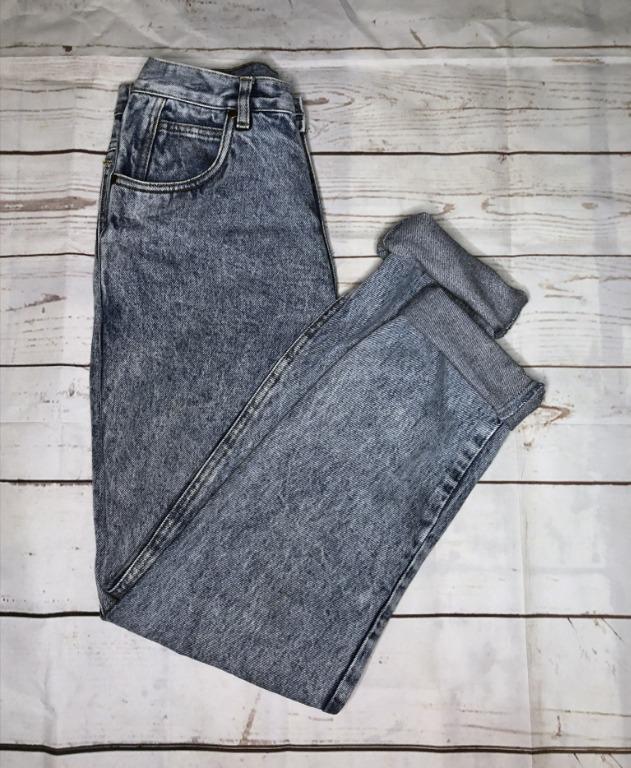 size 28 pants waist size