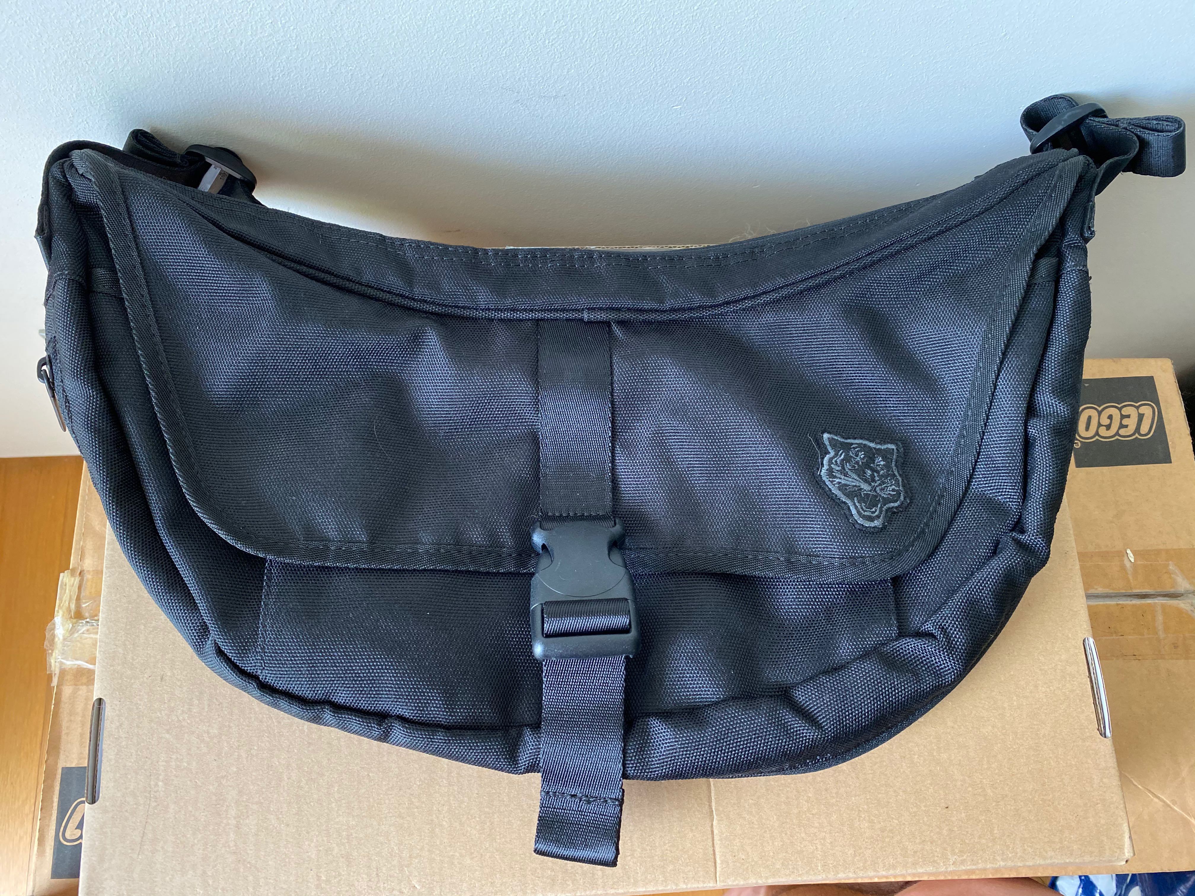 Onitsuka tiger top sling bag