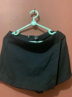 rok hitam forever 21