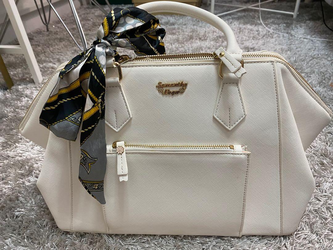 Samantha Thavasa Vega White Bag Women S Fashion Bags Wallets Sling Bags On Carousell