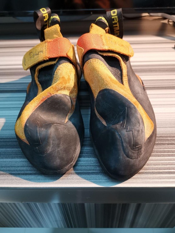 La sportiva python sizing on sale