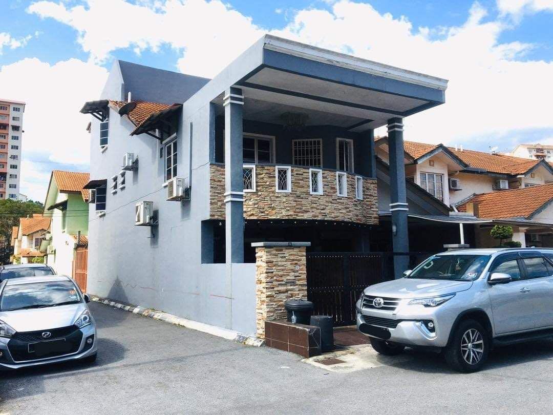 Taman Gombak Permai Batu Caves Endlot 2 1 2 Storey House Fully Renovated Property For Sale On Carousell