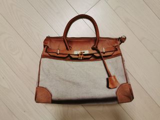 Tata Baby 35cm  手挽斜孭袋， 連長帶size36 x29x 20cm64211132694658110