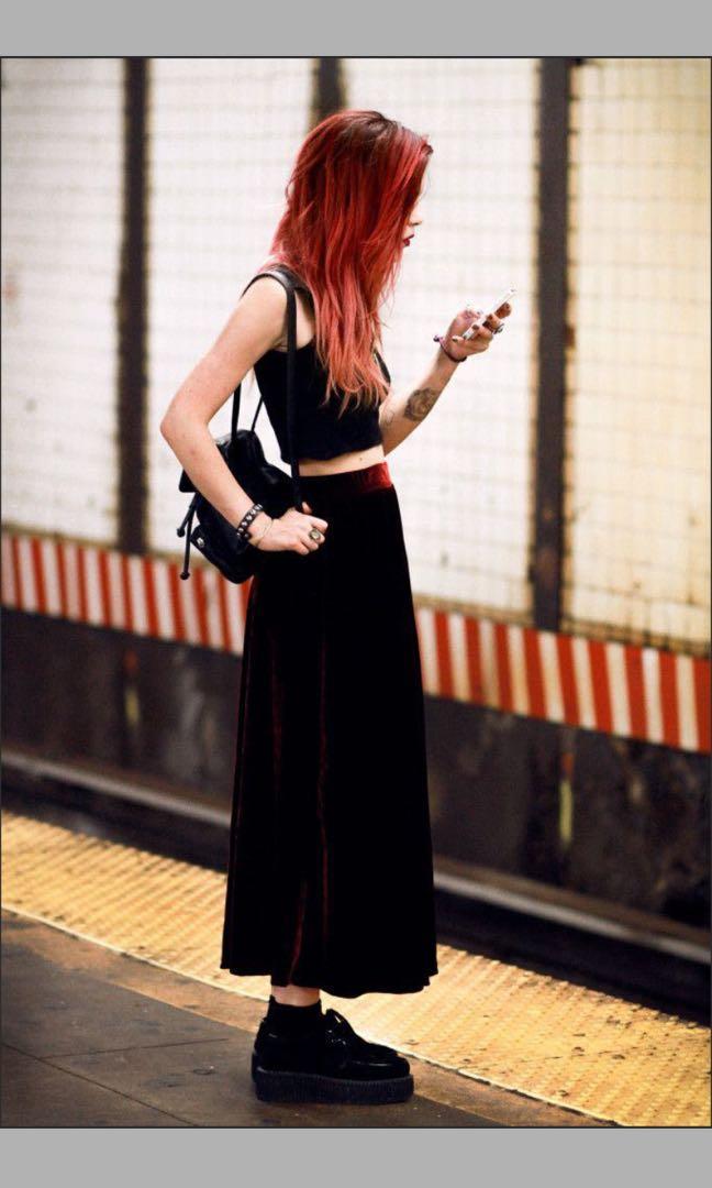 Burgundy top skirt 90s
