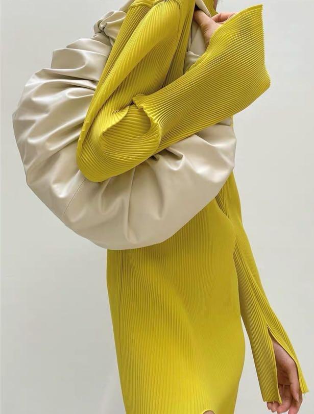 BRAND NEW Cult GIA Studios design Croissant Bag