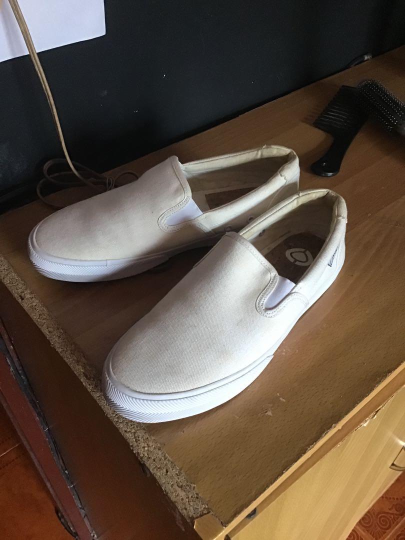 circa slip on