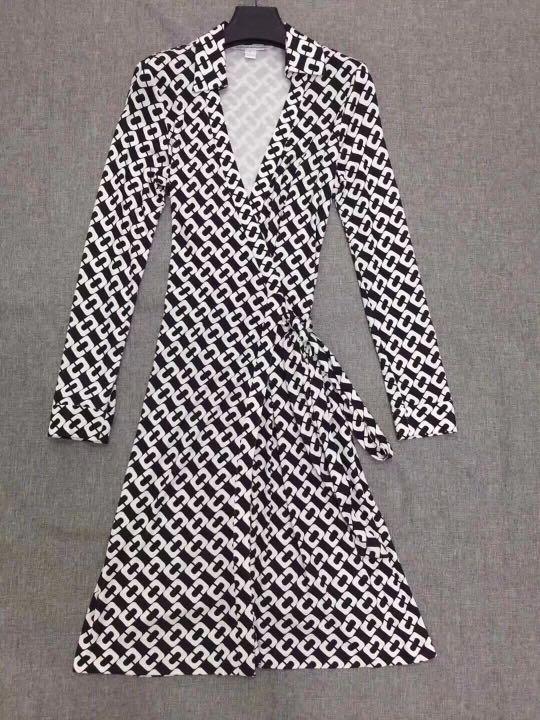 DVF New Jeanne Two Chain Link Wrap Dress, Women's Fashion, Clothes