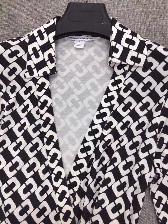 DVF New Jeanne Two Chain Link Wrap Dress, Women's Fashion, Clothes