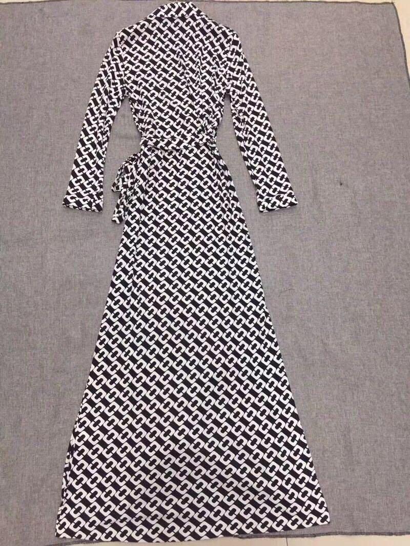 DVF New Jeanne Two Chain Link Wrap Dress, Women's Fashion, Clothes