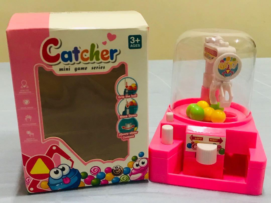 Mini Claw Machine (Category: Interactive Toys) located in Singapore. Submitted by kenswee (Listing ID 1012107955, Image 1). Description: Was played once only Mechanical toy and does not requires any battery to operate Able to meet up at Tiong Bahru Area.
