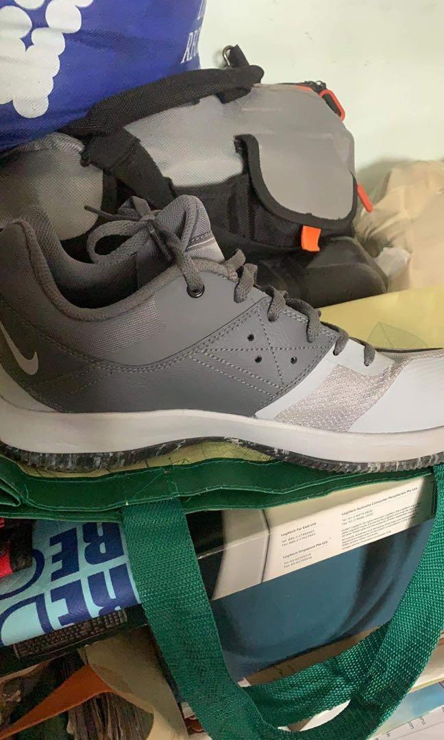 Nike flyby sales low basketball