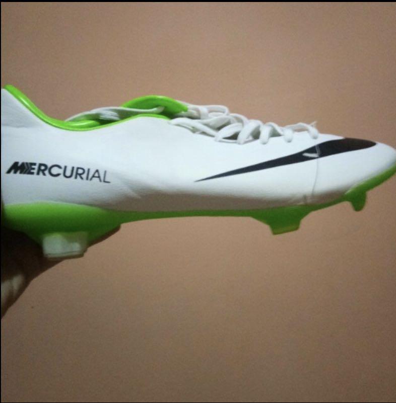 nike soccer shoes us
