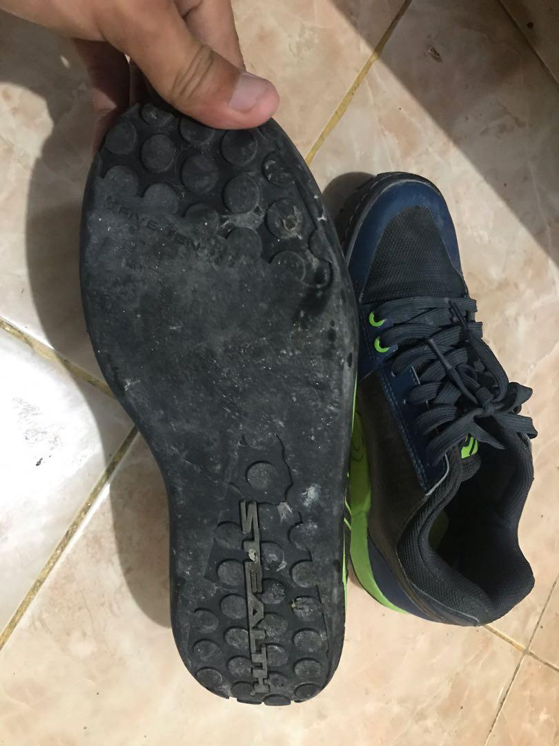 Sepatu five on sale ten freerider