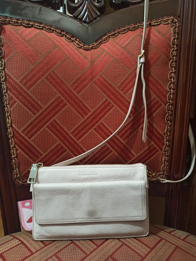 Rabeanco Sling bag (Category: Luxury Bags & Wallets) located in Carmona. Submitted by ahvee.ph (Listing ID 1012153658, Image 2). Description: ☑️ Genuine Leather ☑️ Preloved ☑️ No flaws Color: Powder pink.