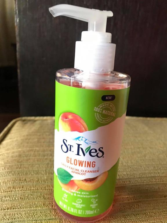 st ives glowing daily facial cleanser