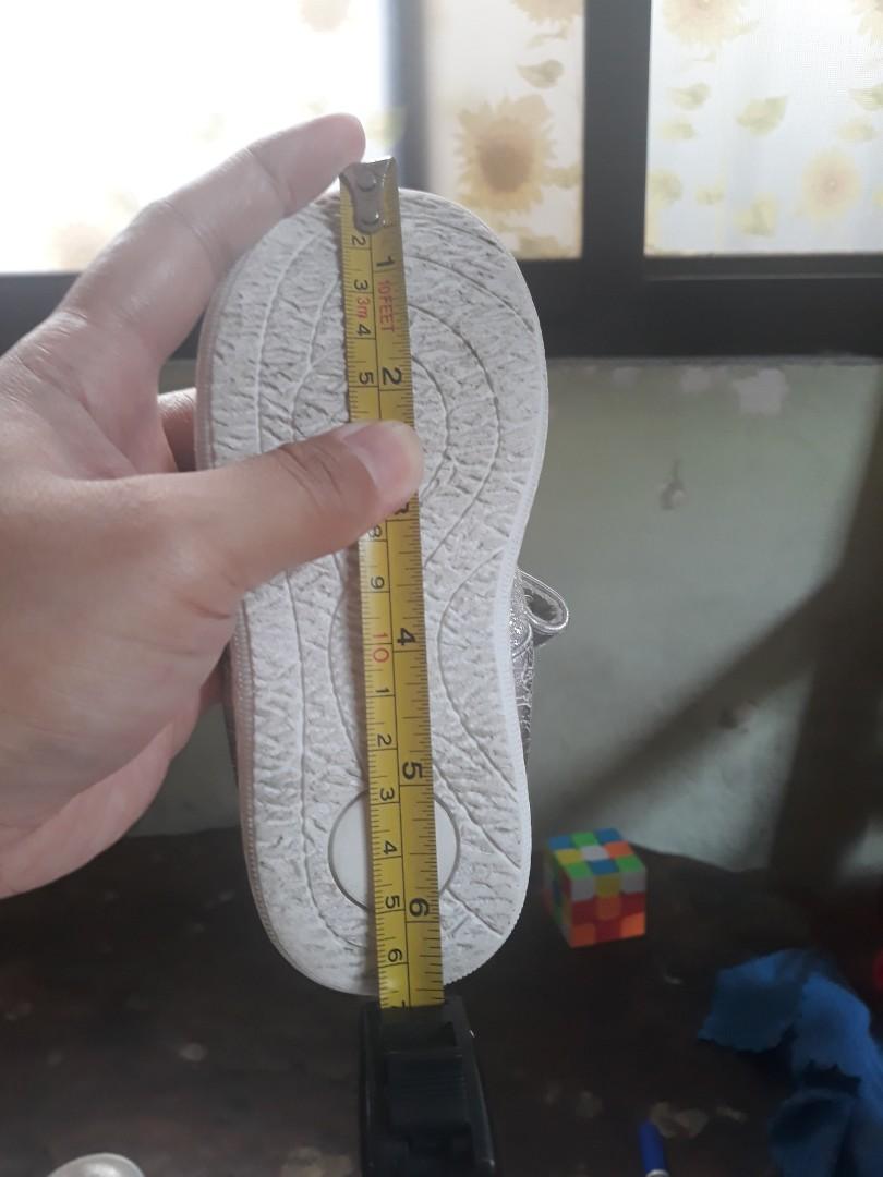 tommy finger shoes