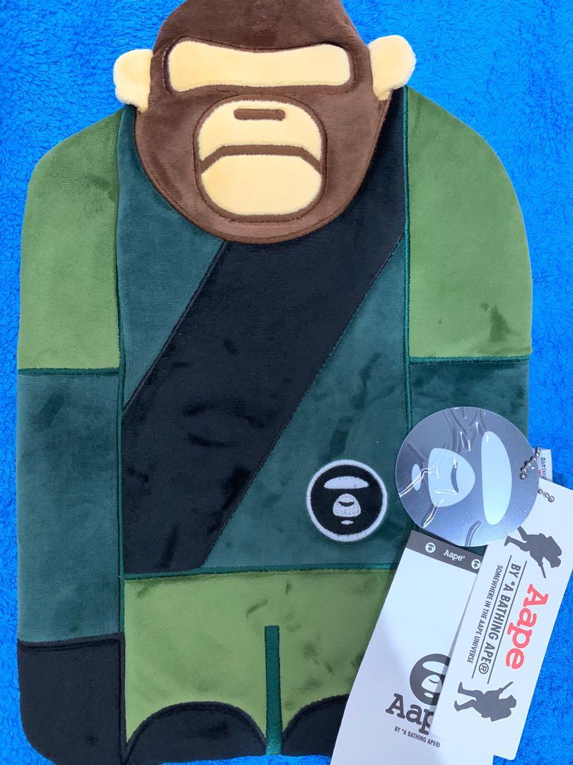 全新Aape 猿人暖水袋（water bag） 男裝, 手錶及配件, 方巾- Carousell