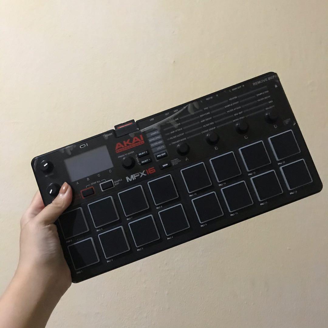 AKAI【MPX16】16パッドサンプラー生産完了品 元箱完備