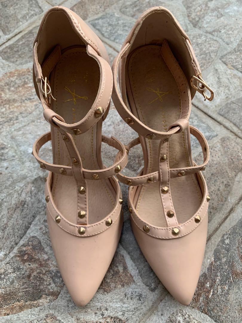 Atmosphere high heels