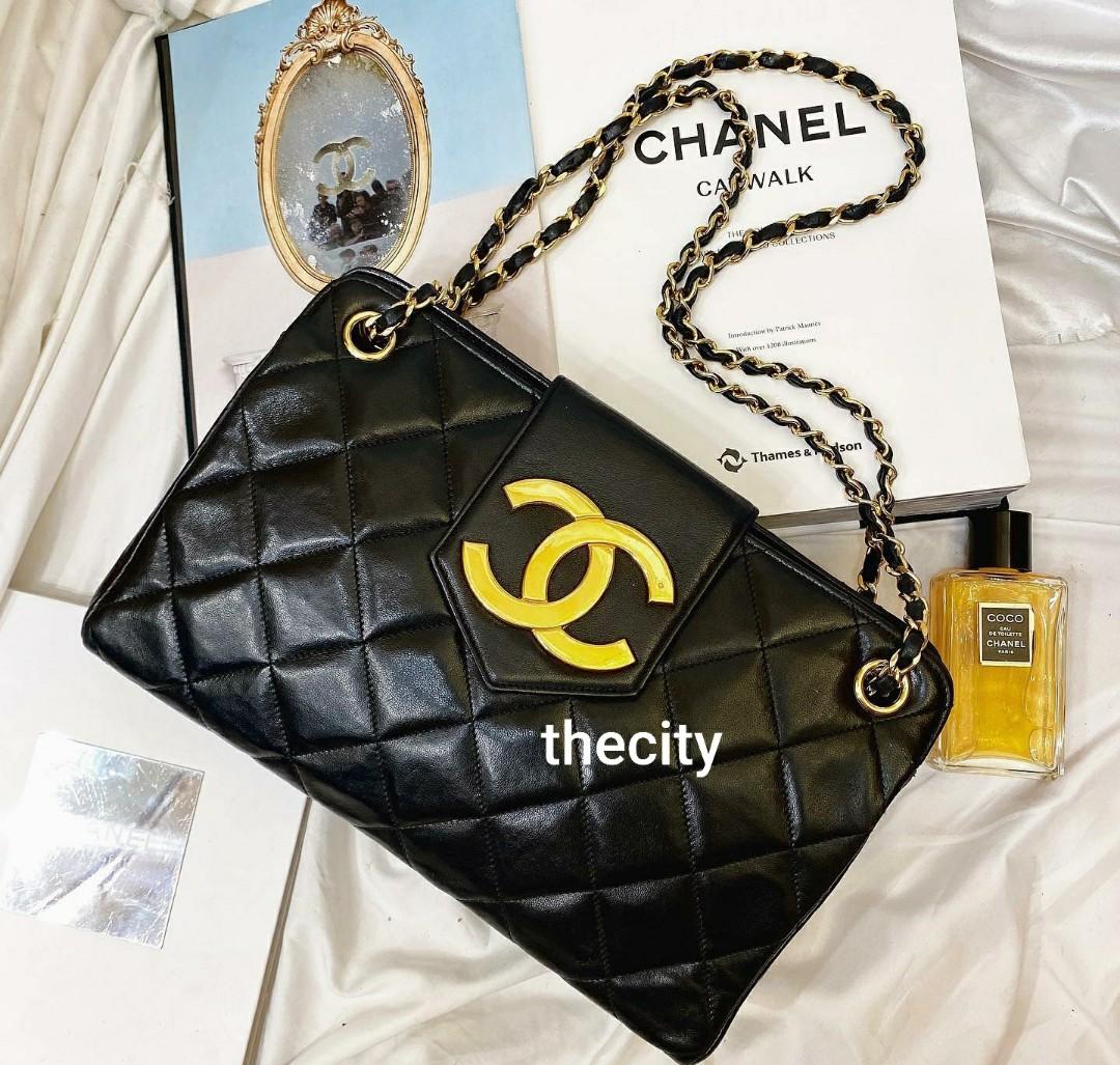 chanel vintage sling bag