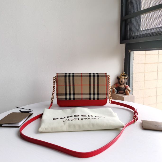 Red burberry clearance bag
