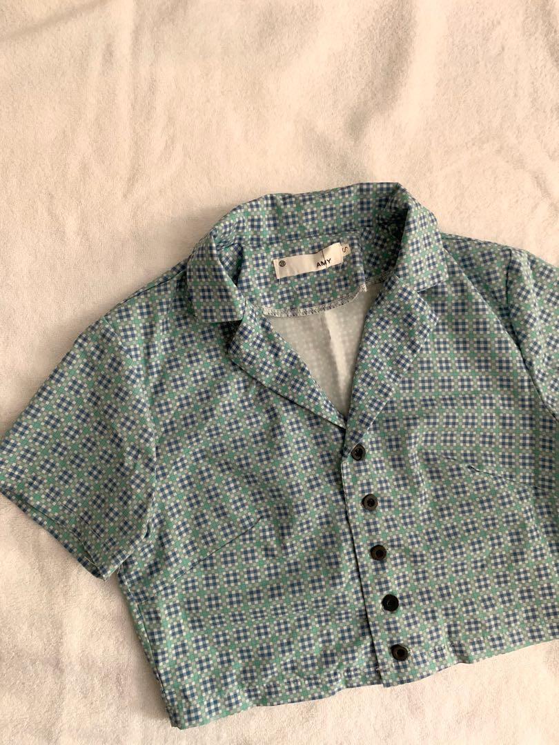 Crop Button Up (Category: Coats, Jackets and Outerwear) located in Singapore. Submitted by chwehs (Listing ID 1012265151, Image 1). Description: Chest: 84cm (slightly stretchable) Length: 38.5cm No trades. Purchase three items and above to get 15% off for total. Meetup & postage avail! Normal Mail: $1-$1.50 (depends on weightage) Registered: $3.50.