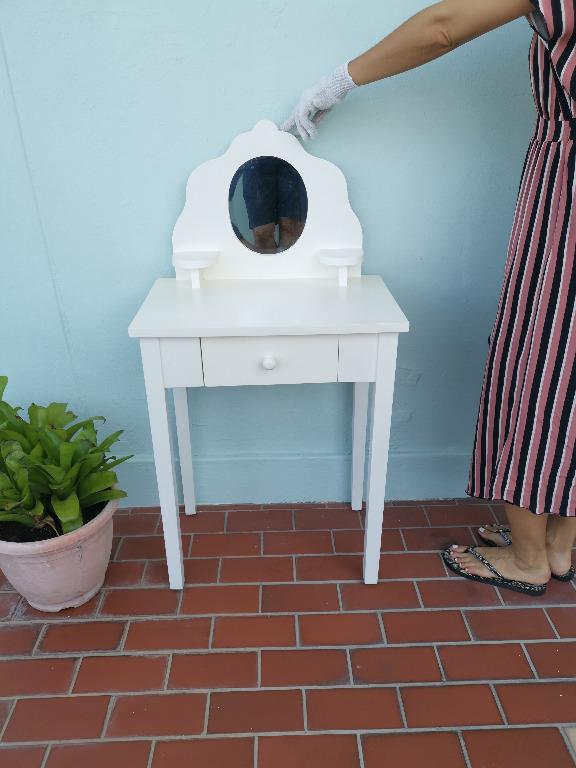 Cute Small Vanity Table Furniture Others On Carousell