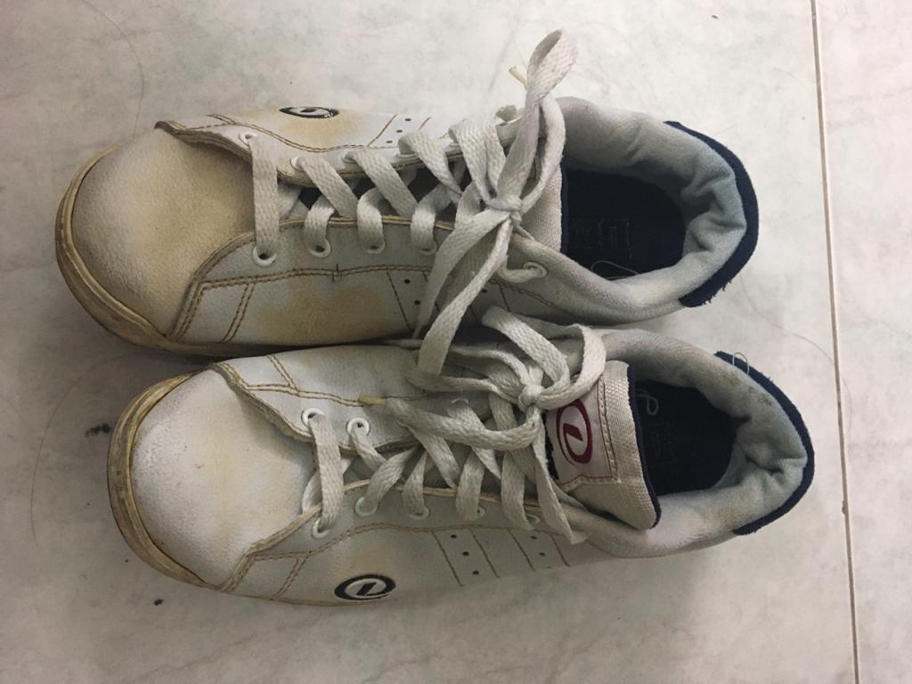 kasut bowling dexter