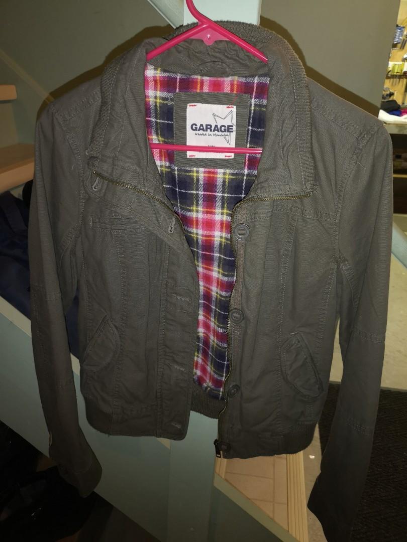 Garage Jacket (Category: Clothes) located in Mississauga. Submitted by beccap92 (Listing ID 1012368898, Image 1). Description: brand new size medium (fits like a small) brand: garage colour: army green.