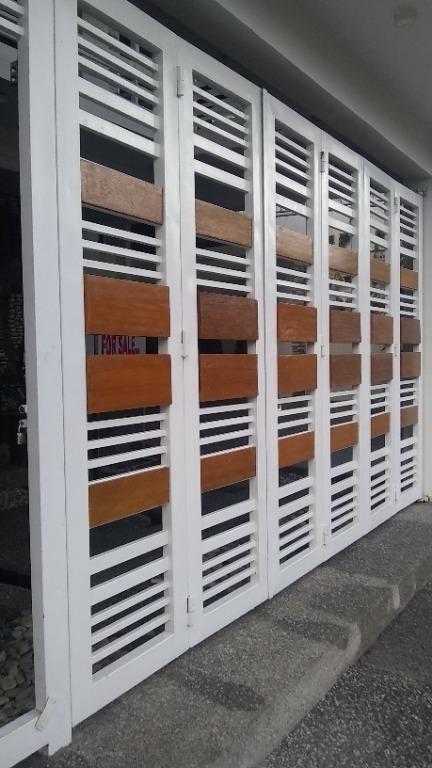 wood accordion gate