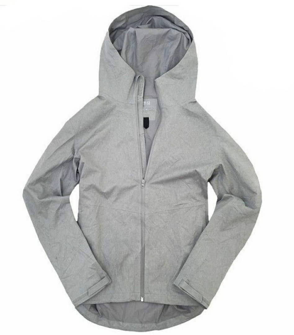 Jaket Uniqlo Stretch Windproof, Fesyen Pria, Pakaian , Lainnya di Carousell