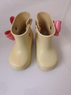 Mini melissa yellow boots