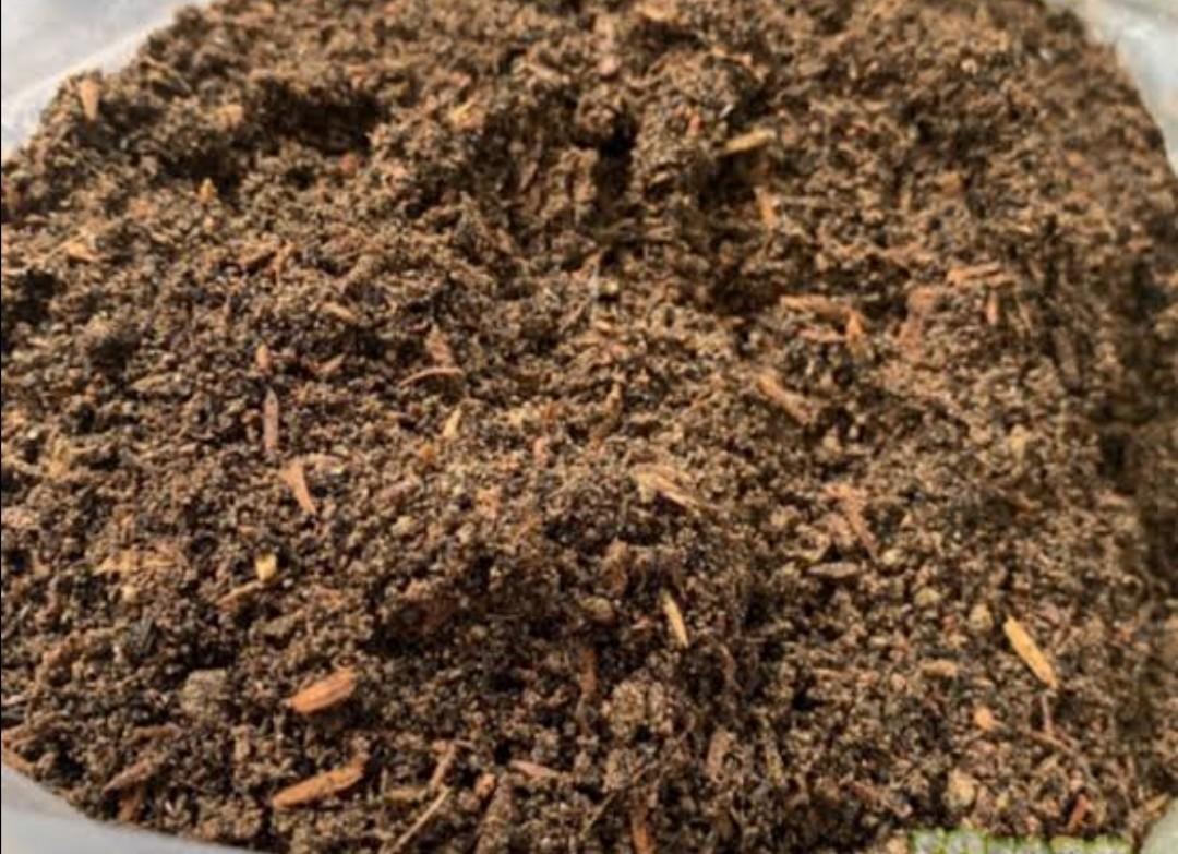 Organic garden soil for sale, Furniture & Home Living, Gardening