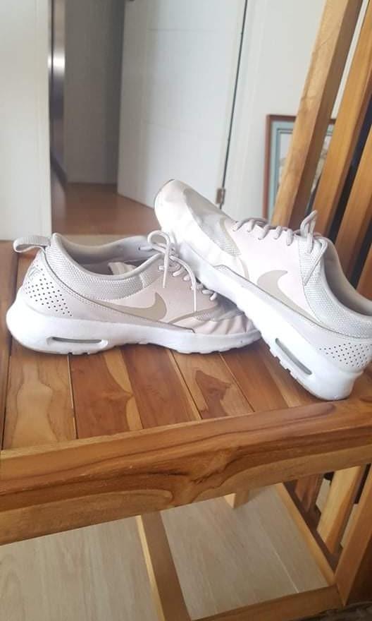 Peach/ Rose Gold Nike Sneakers (Category: Sneakers) located in Bacoor. Submitted by mac131225 (Listing ID 1012211011, Image 1). Description: Original Nike Rose Gold color size 8. Slightly used Almost good as new in appearance. Original price is 7k..