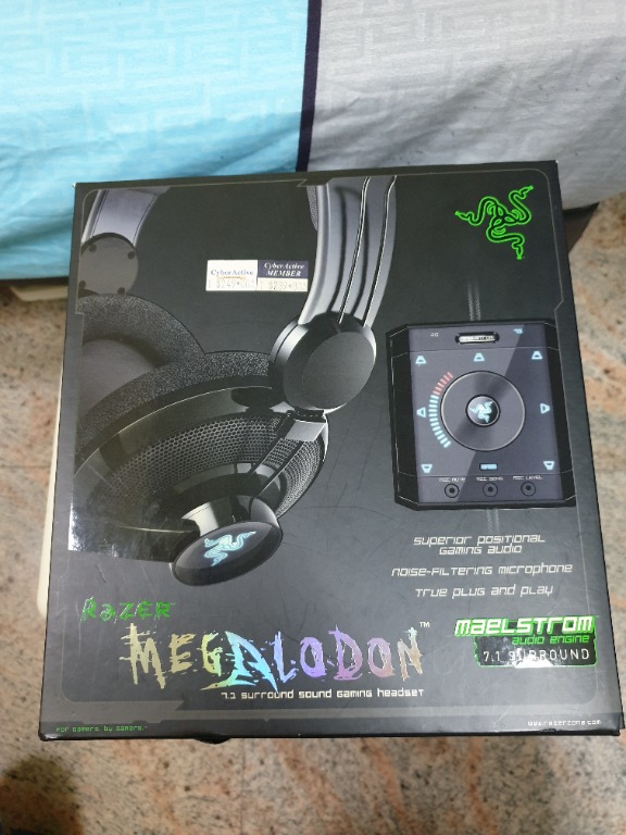 Razer megalodon top