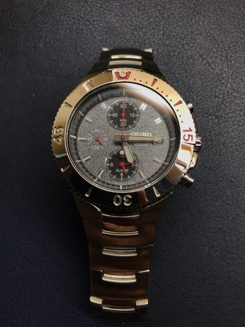 Seiko Chronograph 100m 7T62-0EG0 Men Watch, Luxury, Watches on Carousell
