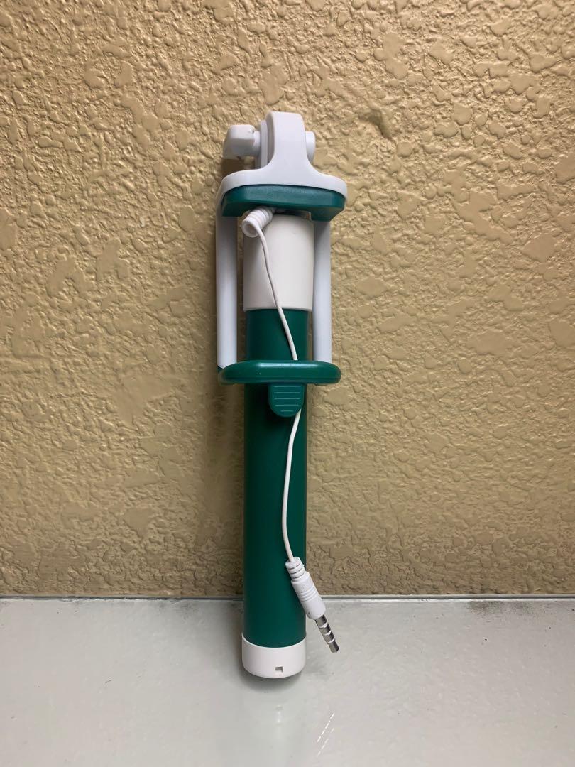 Selfie Stick (Category: Mounts & Holders) located in Manila. Submitted by treasure_dept (Listing ID 1012294863, Image 2). Description: .